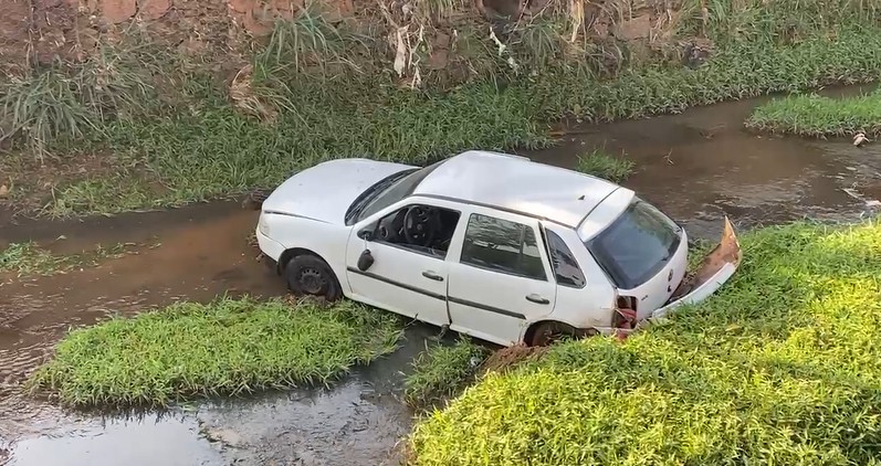 Motorista que atropelou e arremessou idosa em córrego é indiciado por homicídio culposo