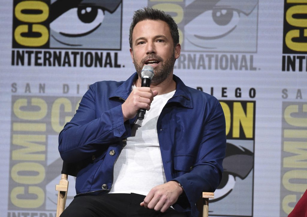 Casa do ator James Woods é atingida por incêndios florestais de Los Angeles; Ben Affleck evacua apartamento