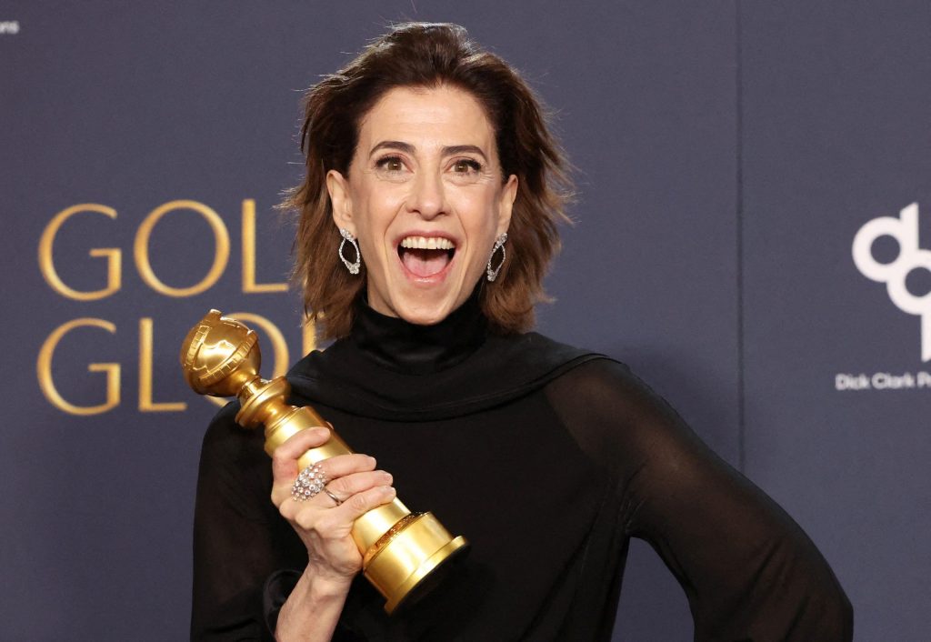 Chances de Fernanda Torres no Oscar aumentam depois de vitória no Globo de Ouro, segundo especialistas