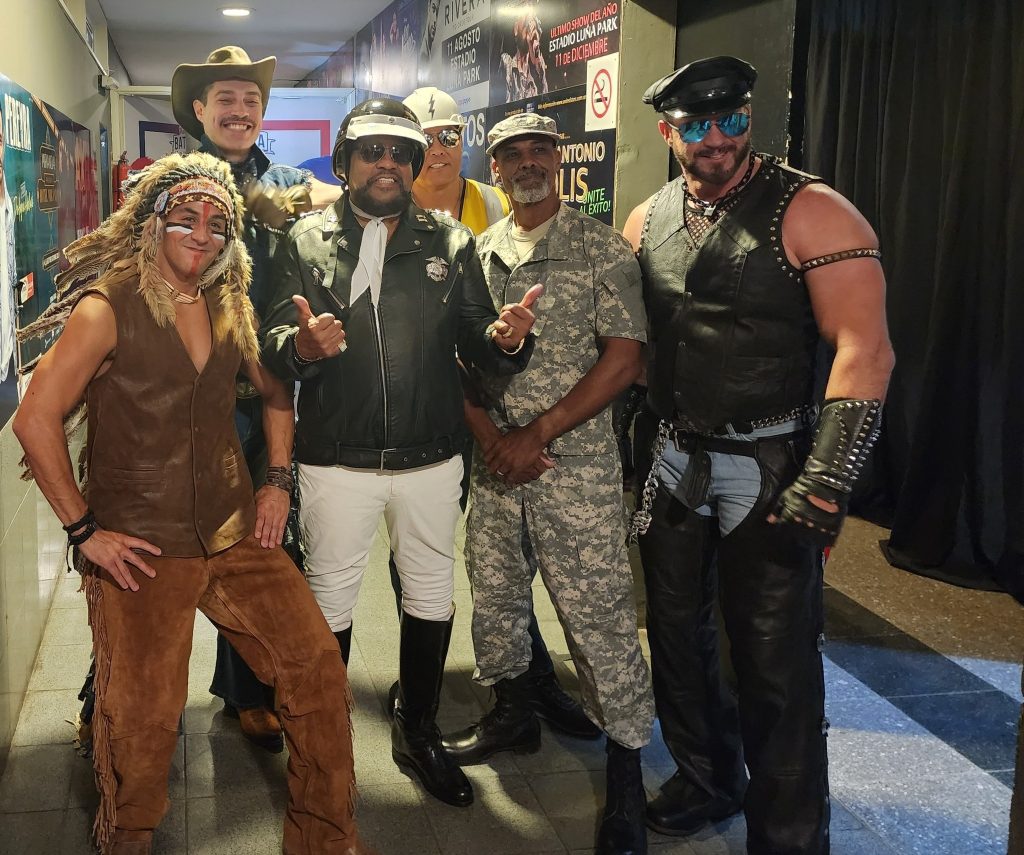 Village People, atração da posse de Trump, é ícone da disco music e da cultura gay com hit ‘Y.M.C.A.’