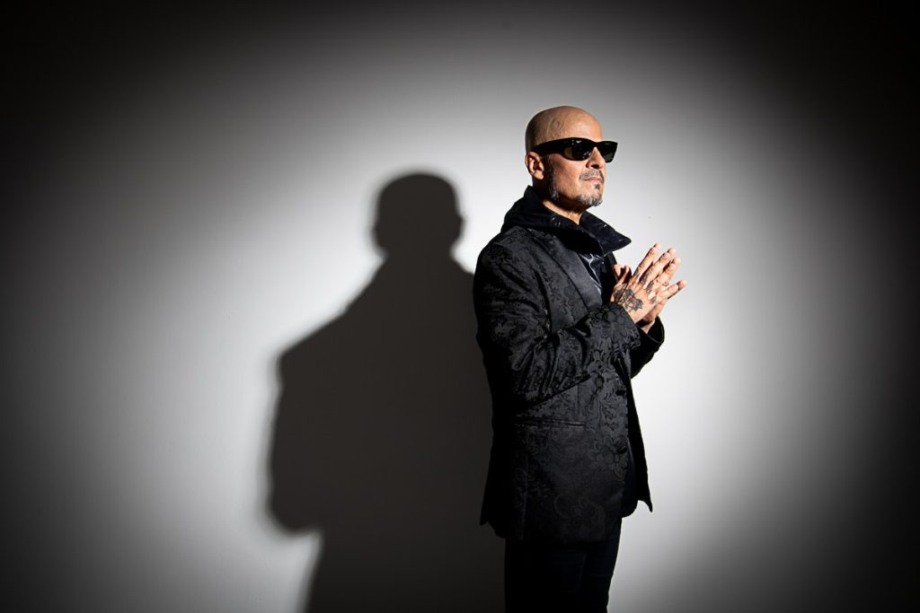Sérgio Britto pega ‘O barquinho’ com Roberto Menescal em álbum solo que traz Bebel Gilberto, Ed Motta e Takai