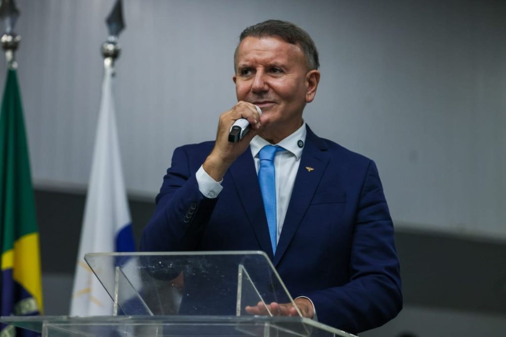 Eduardo Siqueira recebe alta após internação por problema cardíaco em Palmas