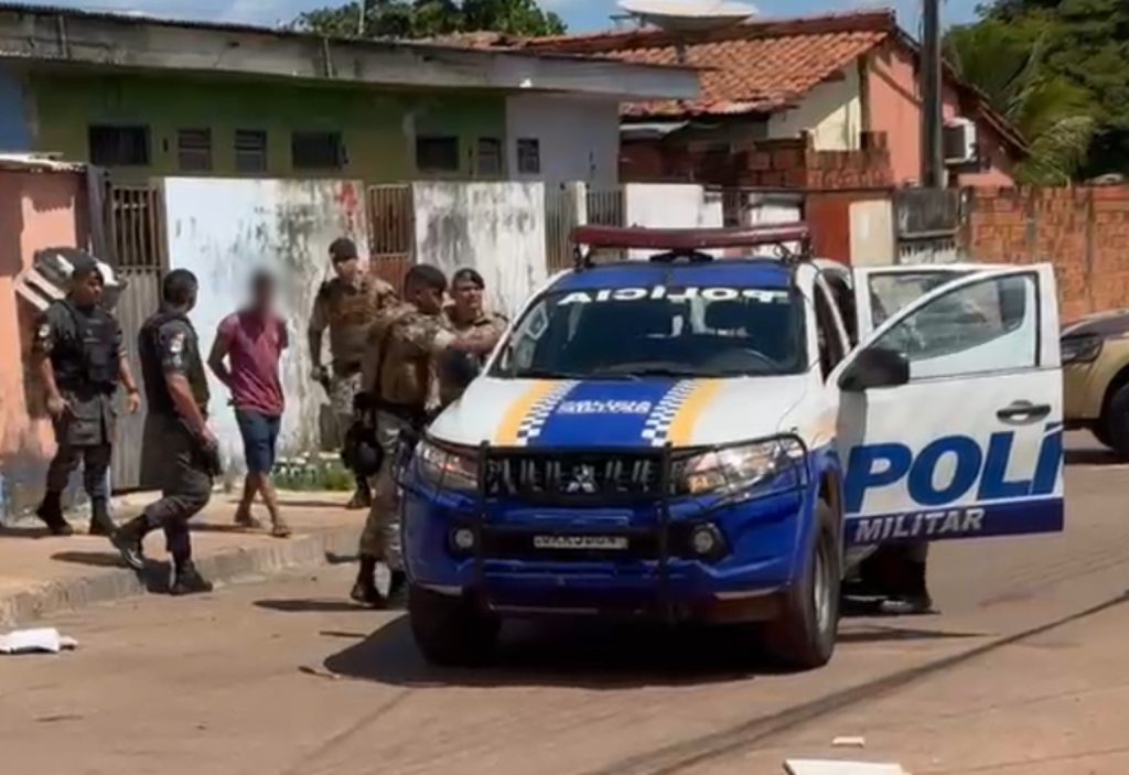 Homem se tranca em casa com faca e é preso por violência doméstica após duas horas de negociação, diz PM