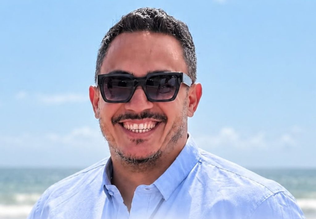 Caminhonete capota e empresário morre na BR-153